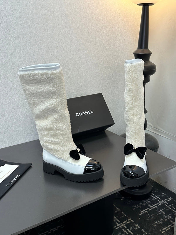 CC Coco Neige 2025/26 High Boots Black White Shearling Lambskin Patent Leather 529340
