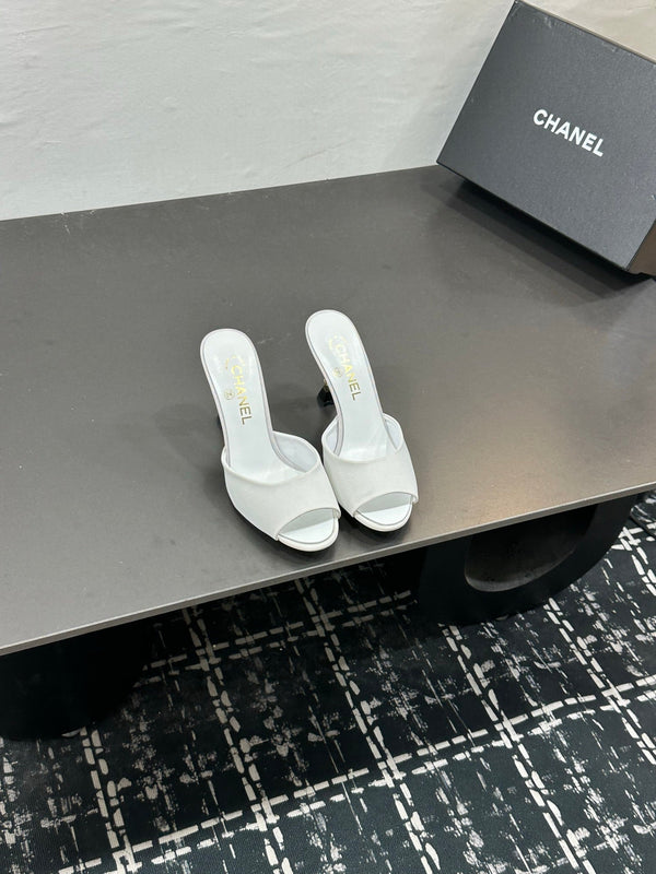 CC 26s Sandal White Sheepskin Satin 832569