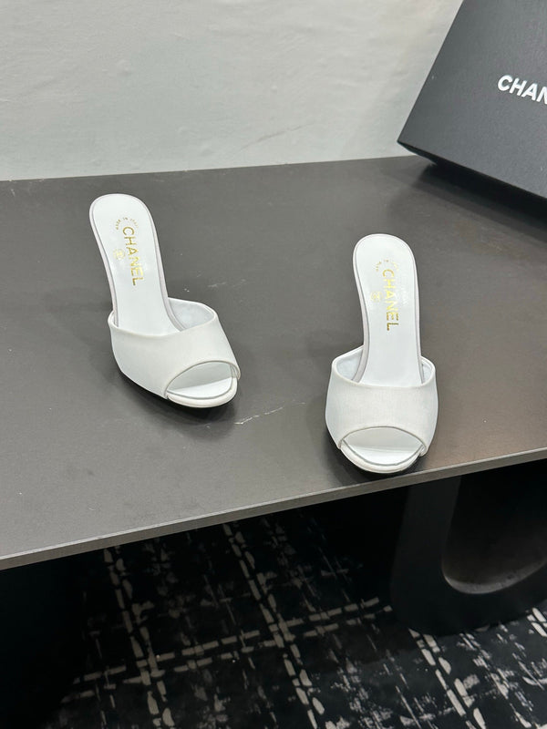 CC 26s Sandal White Sheepskin Satin 832569