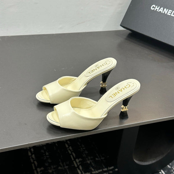 CC 26s Sandal Cream Sheepskin 832565