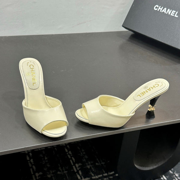 CC 26s Sandal Cream Sheepskin 832565
