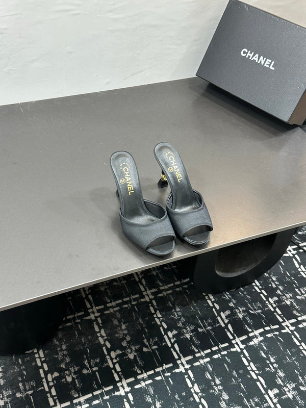 CC 26s Sandal Black Sheepskin Satin 832564