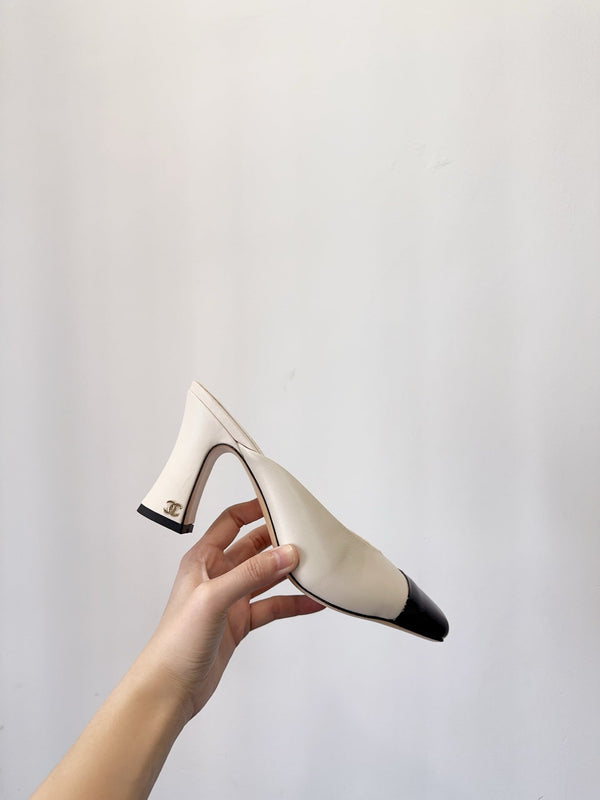CC 26s Demi-jupe Cuir Verni Noir Blanc 596641