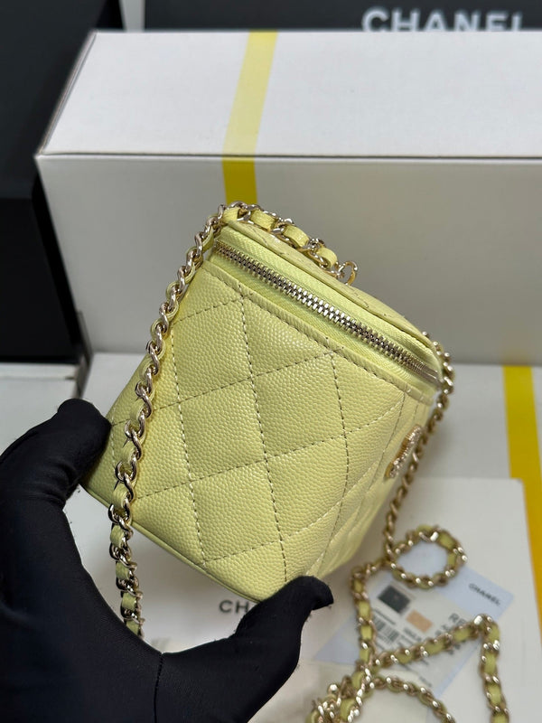 CC 25C Vanity Case 17cm Yellow Caviar Leather Heart Rhinestone Light Gold Hardware 243418