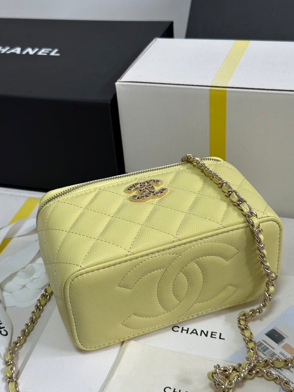 CC 25C Vanity Case 17cm Yellow Caviar Leather Heart Rhinestone Light Gold Hardware 243418