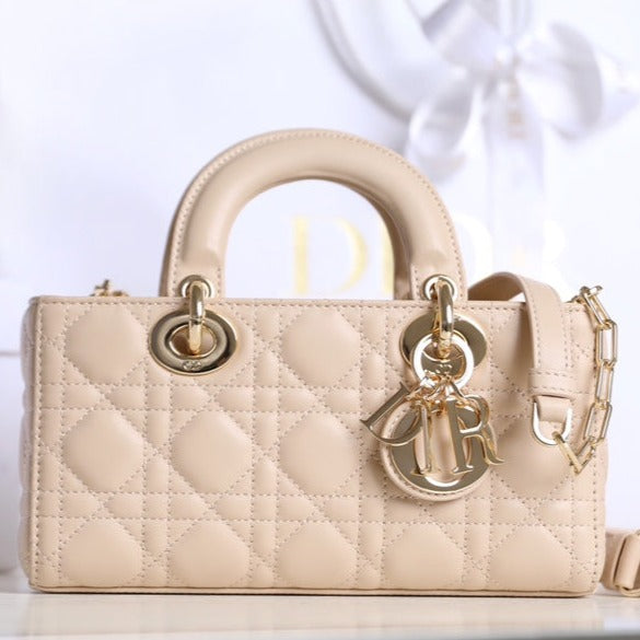 SMALL LADY D-JOY 22 IN PELLE DI AGNELLO ROSA CHIARO