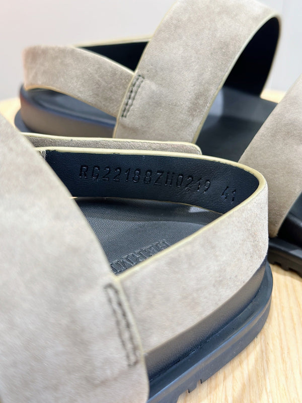 HM GENIUS SANDAL LIGHT GRAY SUEDE