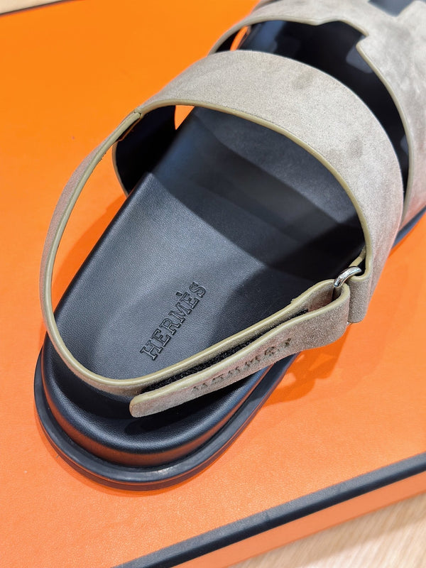 HM GENIUS SANDAL LIGHT GRAY SUEDE