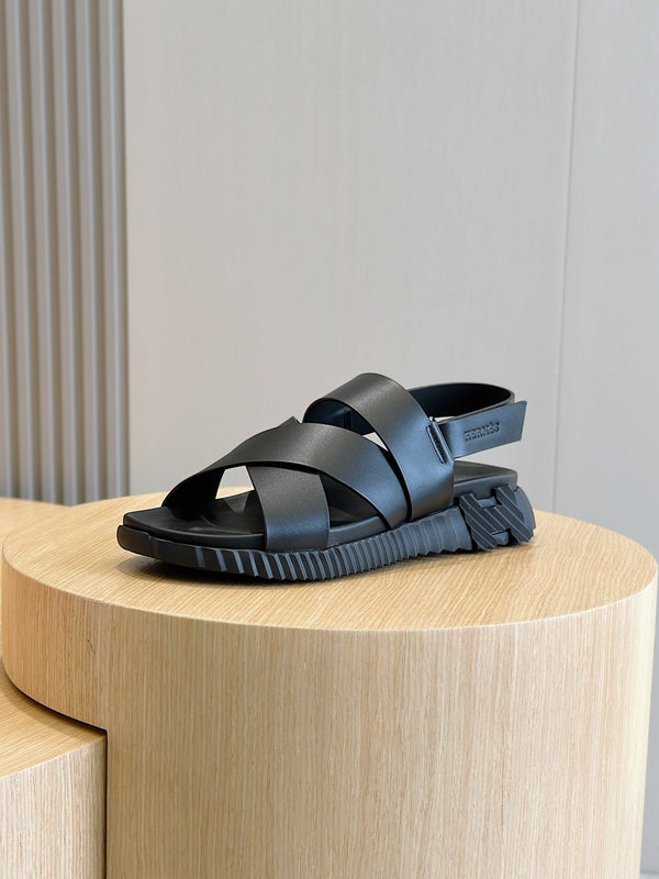 Sandali elettrici da uomo HM in pelle di vitello nera 547685