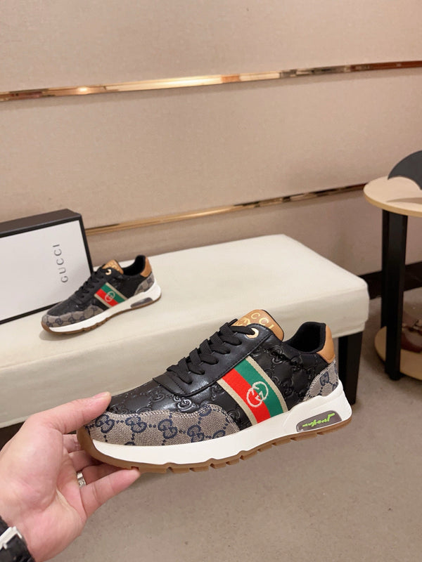 Sneaker da uomo GG in tessuto di pelle di pecora nera e grigia 529027