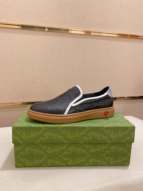 GG Men's Slip on Loafer Black Embossed Cowhide 533951