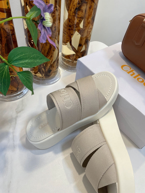 CHLOÉ WOODY WEDGE SANDALS IN DOVE GREY CANVAS WITH WHITE RUBBER SOLE