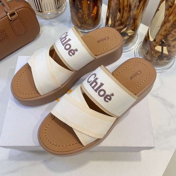 SANDALI CON ZEPPA CHLOÉ WOODY IN TELA BIANCA CON SUOLA IN GOMMA MARRONE SIDRO