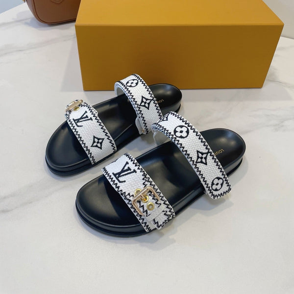 Bom Dia Flat Comfort Mule White Black Monogram Embossed Print Classic 241336