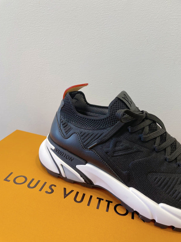 LV Runner Tatic Sneaker Black Frabic 500224