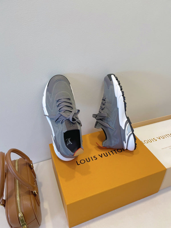 LV Runner Tatic Sneaker Grey Frabic 500225