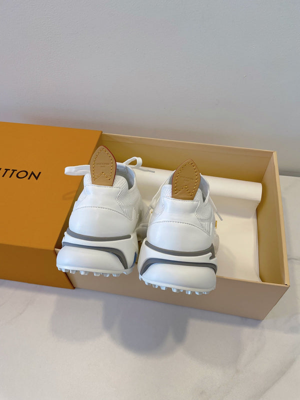 LV Runner Tatic Sneaker White Frabic 500227