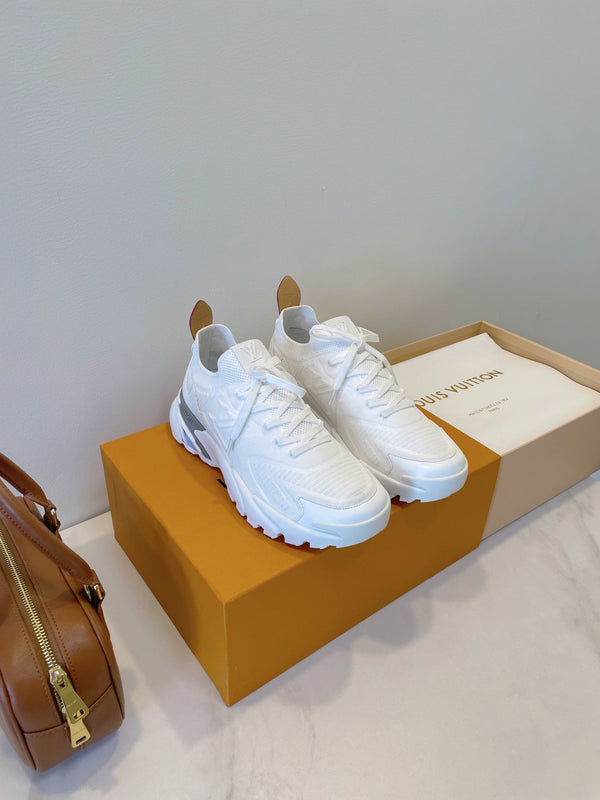 LV Runner Tatic Sneaker White Frabic 500227