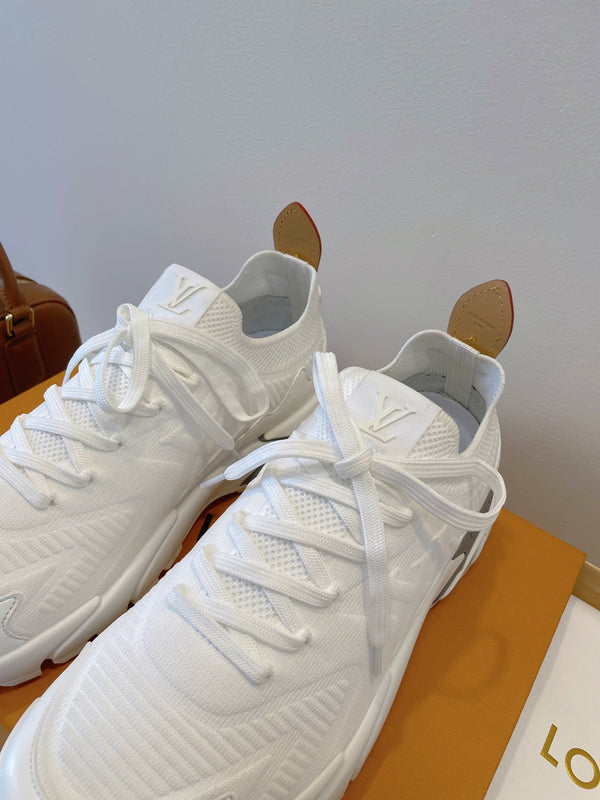 LV Runner Tatic Sneaker White Frabic 500227