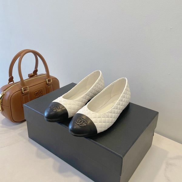 CC 25A Ballet Flat Quited White Black Sheepskin 530542