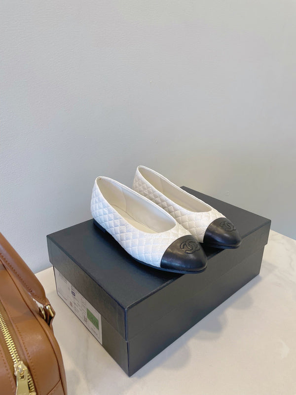 CC 25A Ballet Flat Quited White Black Sheepskin 530542