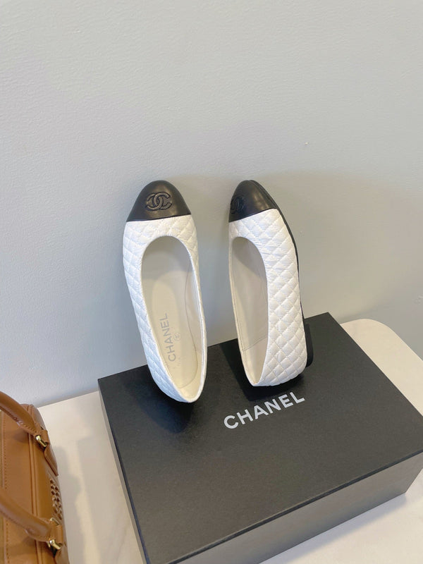 CC 25A Ballet Flat Quited White Black Sheepskin 530542