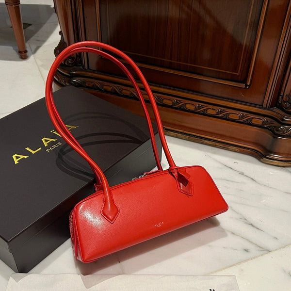 LE TECKEL MEDIUM BAG 33 IN CLASSIC RED GOATSKIN