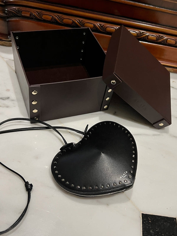 LE COEUR BAG 21 IN BLACK CALFSKIN WITH STUDDED HEART