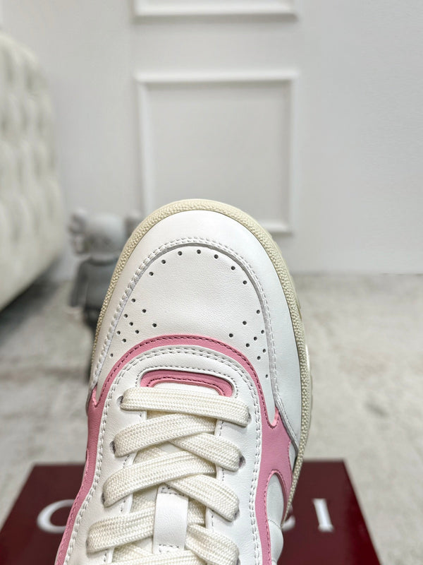 Sneaker GG Re-Web da uomo in pelle di vitello bianca e rosa 534246