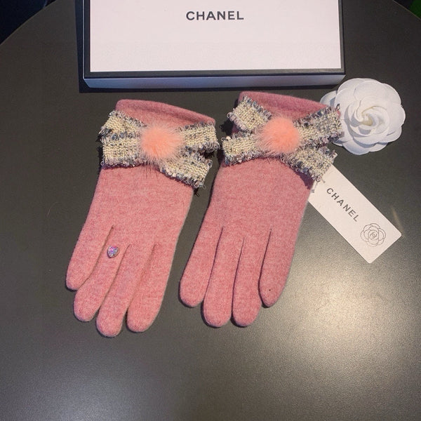 GLOVES IN FLAMINGO PINK WOOL 420537