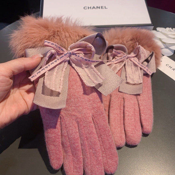 GLOVES IN BLUSH PINK WOOL AND RABBIT FUR 441839