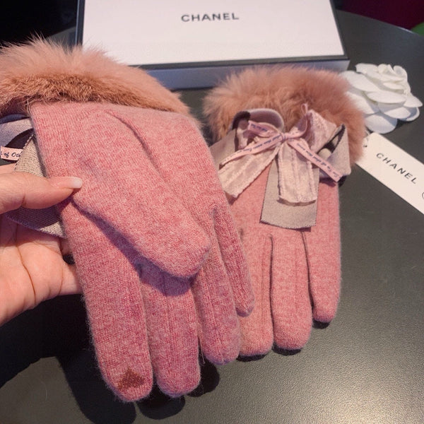 GLOVES IN BLUSH PINK WOOL AND RABBIT FUR 441839