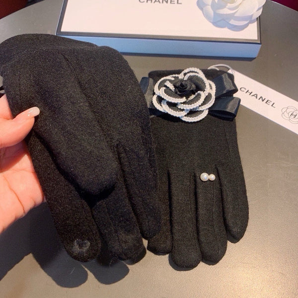 GLOVES IN BLACK WOOL WITH FLOWER 456325