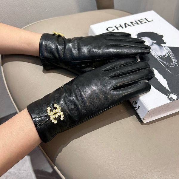 TOUCHSCREEN GLOVES IN BLACK LAMBSKIN WITH GOLD LOGO 462272