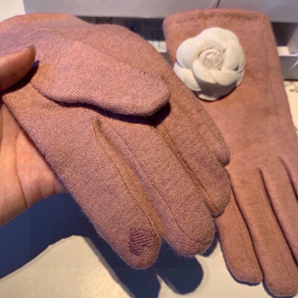 GLOVES IN CREPE PINK WOOL WITH LARGE WHITE FLOWER 464992