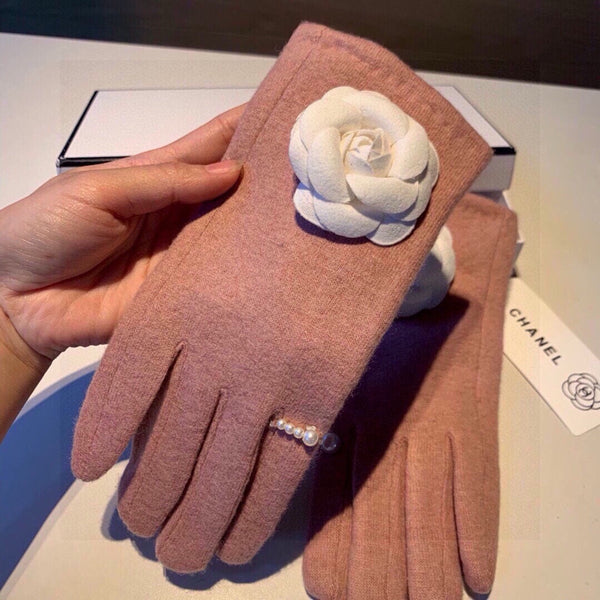 GLOVES IN CREPE PINK WOOL WITH LARGE WHITE FLOWER 464992