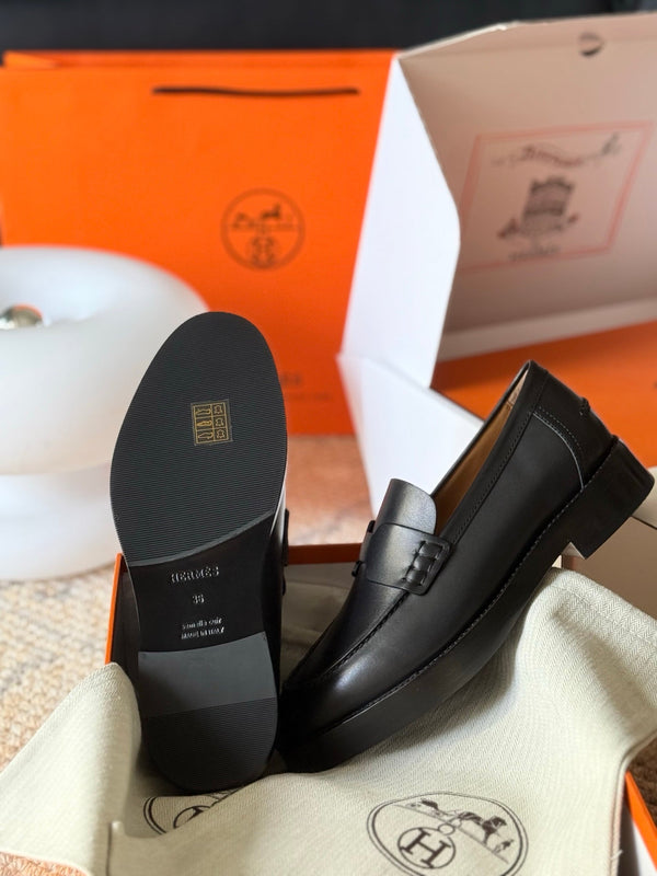 HM Hour Loafer Black Cowhide 531377