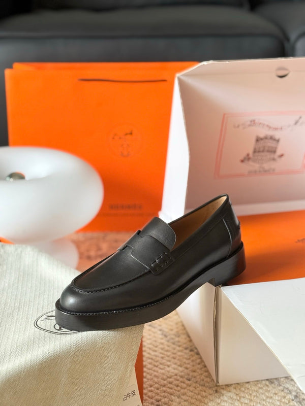 HM Hour Loafer Black Cowhide 531377
