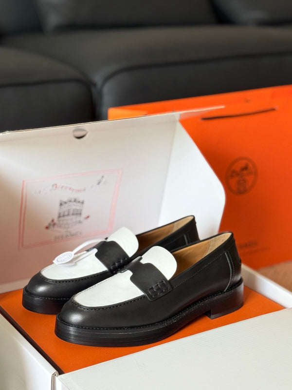 HM Hour Loafer Black White Cowhide 531378