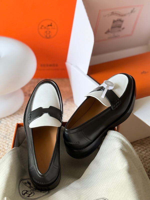 HM Hour Loafer Black White Cowhide 531378