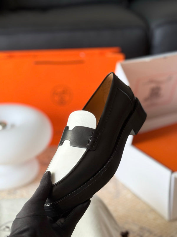 HM Hour Loafer Black White Cowhide 531378