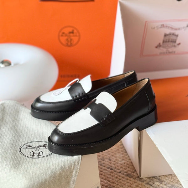 HM Hour Loafer Black White Cowhide 531378