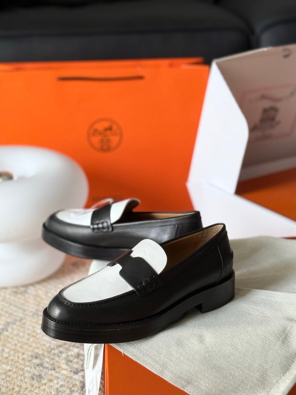 HM Hour Loafer Black White Cowhide 531378