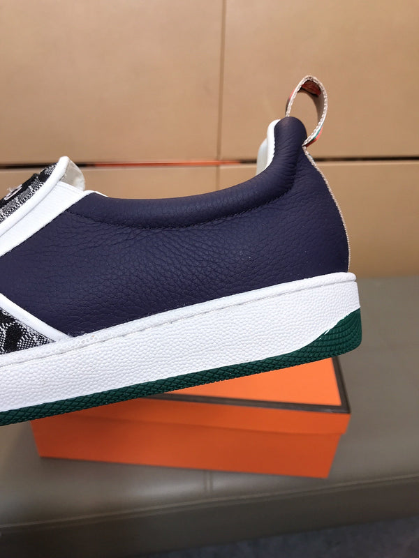 GG Slip On da uomo in pelle di vacchetta grigia con stampa in tessuto 525191