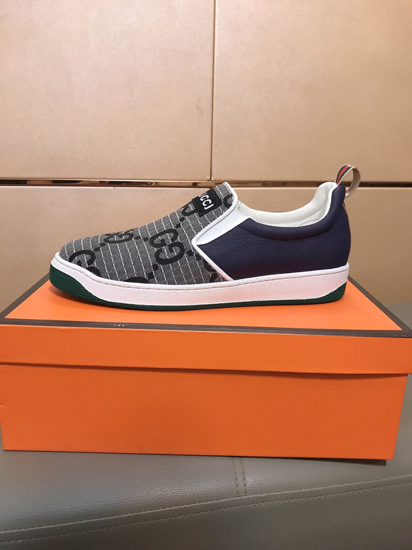 GG Slip On da uomo in pelle di vacchetta grigia con stampa in tessuto 525191