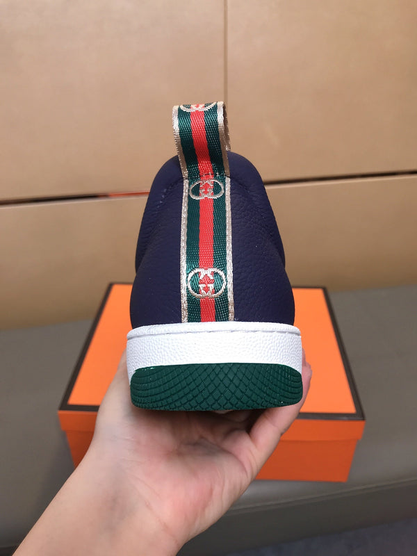 GG Slip On da uomo in pelle di vacchetta grigia con stampa in tessuto 525191