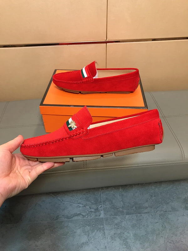 Mocassino da uomo GG in pelle scamosciata rossa 526676