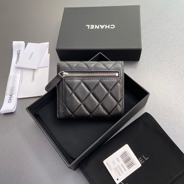 CC 82288 Classic Flap Wallet Black Sheepskin Polished Silver 229878