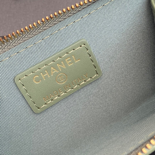 CC Hook & Chain Zipper Card Holder Light Green Caviar GHW 234727