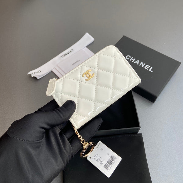 CC Hook & Chain Zipper Card Holder White Patent GHW 234739